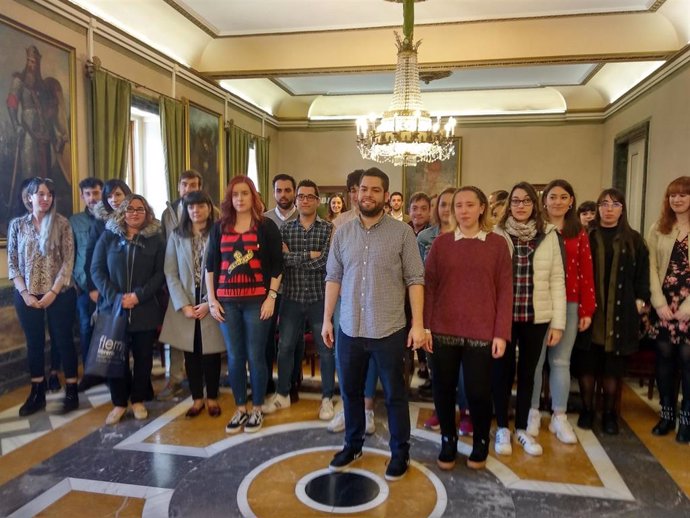 Recepción a alumnos de los contratos en prácticas del Ayuntamiento de Oviedo