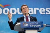 Casado acepta "todos los debates" pero exige a Sánchez que no sea "cobarde" y acceda a un 'cara a cara'