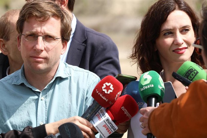 Los candidatos del PP a la Alcaldía de Madrid y a la presidencia de la Comunidad de Madrid Madrid visitan la parcela donde se construirá el IES Montecarmelo