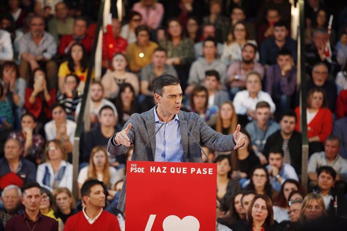 España.- Sánchez señala que tenderá la mano a Podemos pero elude precisar si les incluirá en el Gobierno