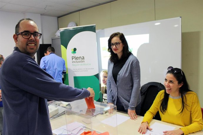 28A.- Unas 3.000 personas con discapacidad intelectual podrán ejercer su derecho al voto en Murcia