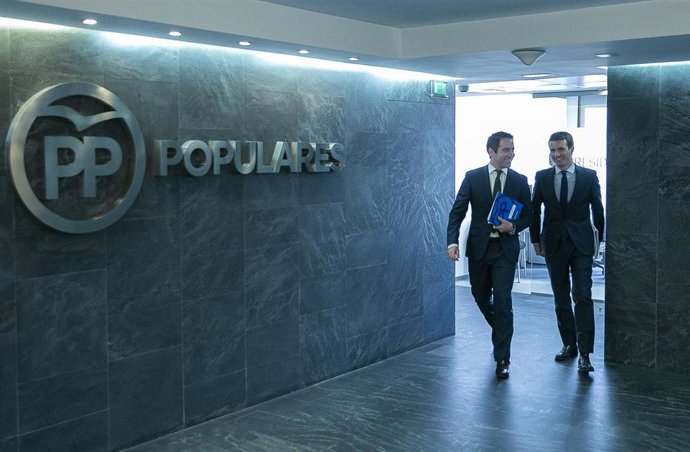 Casado y García Egea en la sede del PP