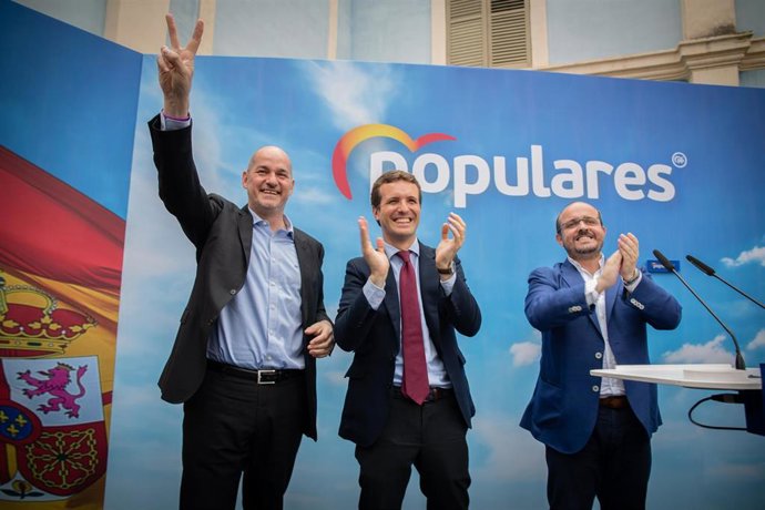 El presidente nacional del PP, Pablo Casado, visita Tarragona y las instalaciones de Air-med en Reus