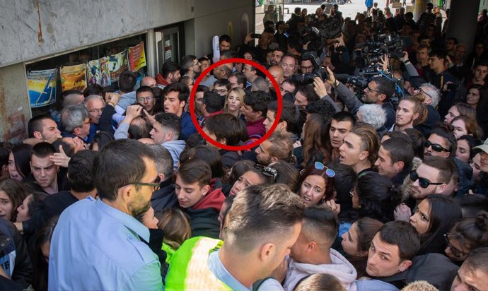 Protestis i tensió per la presncia d'Álvarez de Toledo en un acte a la UAB