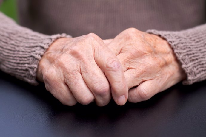 Investigadores españoles estudian si el ejercicio de funciones cognitivas frena los daños del Parkinson