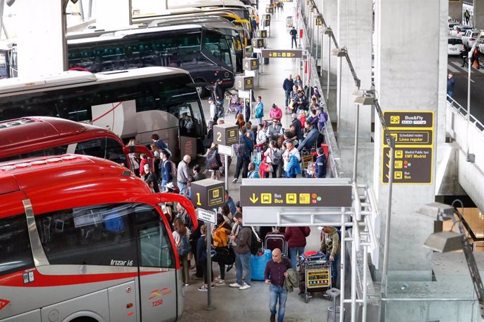 Sexta jornada de huelga de vigilantes en los filtros de seguridad del aeropuerto Adolfo Suárez Madrid-Barajas