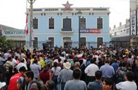 Los peruanos velan los restos del expresidente Alan García en la Casa del Pueblo, sede de su partido