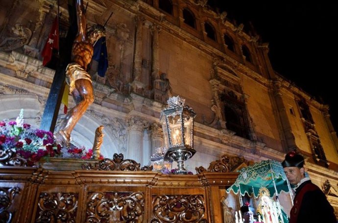 S.Santa.- Alcalá exhibe el 'Cristo de los Doctrinos' y Aranjuez opta por el 'Cristo del Perdón'