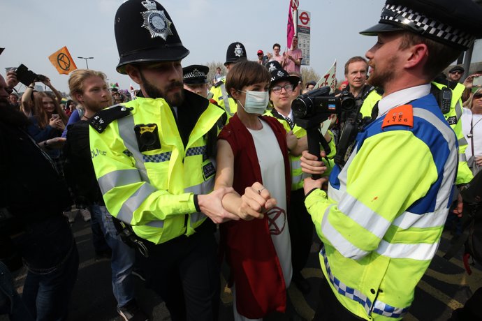 Clima.- Ya son más de 400 los detenidos en el marco de las protestas contra el cambio climático en Londres