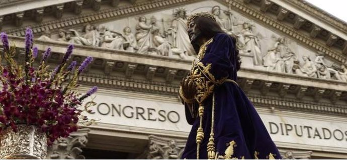 S.Santa.- Telemadrid incorpora por primera vez a su cobertura las procesiones de Alcalá, Aranjuez y Parla, entre otras