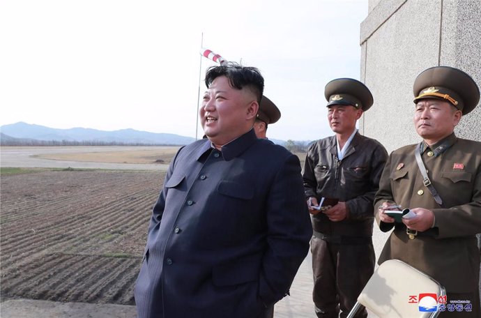 North Korean Leader kim attends flight training