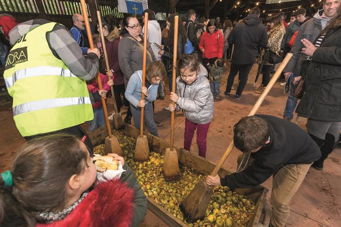 Arranca la X edición de la Primer Sidre l'Añu