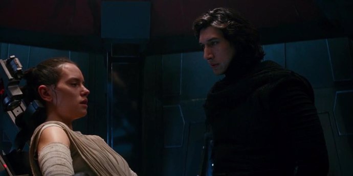 Kylo Ren y Rey en Star Wars: El despertar de la Fuerza