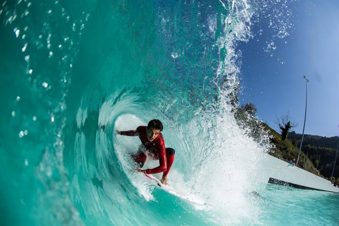 Sener establece alianza con Wavegarden para construir lagunas de surf