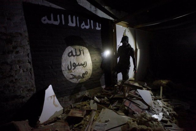 Irak.- Estado Islámico publica un vídeo con la ejecución de siete milicianos suníes y líderes locales en Irak