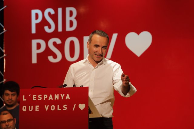 Pere Joan Pons en un acto de campaña