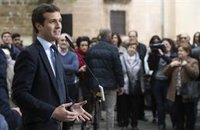 Casado se compromete a no suprimir el diésel y apuesta por dar ayudas para renovar la flota de coches