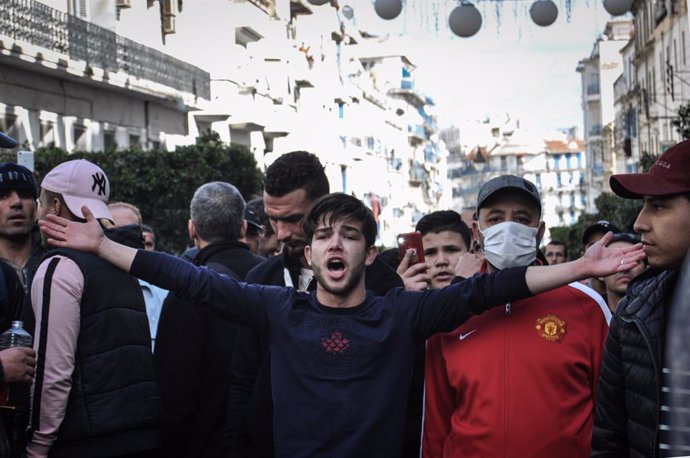 Argelia.- Muere un joven herido la semana pasada en el marco de las protestas en