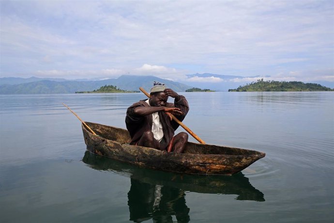RDCongo.- Hallados los cadáveres de 27 víctimas más del naufragio de una embarcación en el lago Kivu