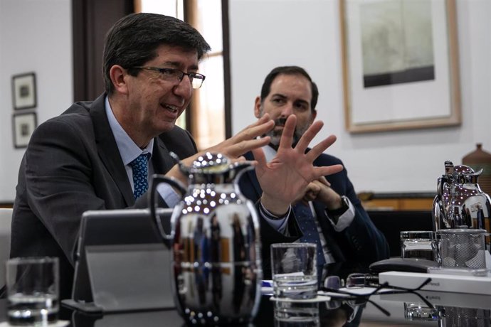 Juan Marín se reúne con el Consejo Andaluz de Colegios de Abogados y de Procuradores