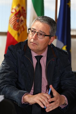 Málaga.- Salado destaca la cercanía de Diputación y apunta que Junta y Estado deben "ir descargándose de competencias"