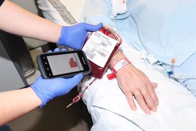 La Fe implanta un nuevo programa de seguridad en transfusiones de sangre con identificación electrónica de los pacientes