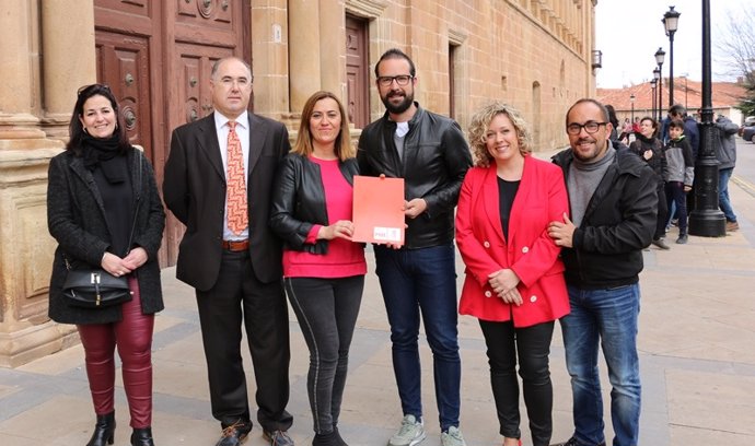 26M.- Ángel Hernández Y Judith Villar Acompañan A Barcones En Cabeza De La Lista Del PSOE De Soria A Las Cortes