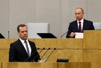 Medvedev dice que los ucranianos piden "nuevos enfoques" con Zelenski y confía en mejorar la relación con Kiev