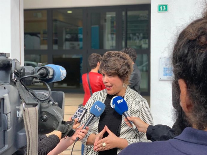 La Junta regulará las funciones, composición y funcionamiento de los Centros Municipales de Información a la Mujer