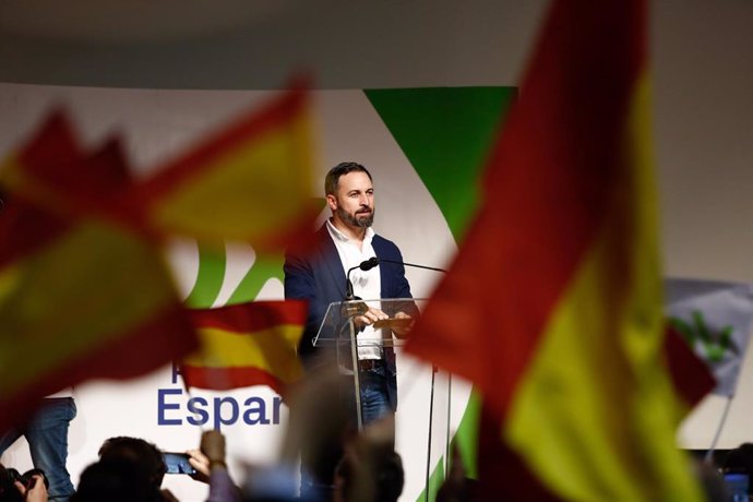 El presidente de VOX, Santiago Abascal, interviene en un acto de su partido en Granada.