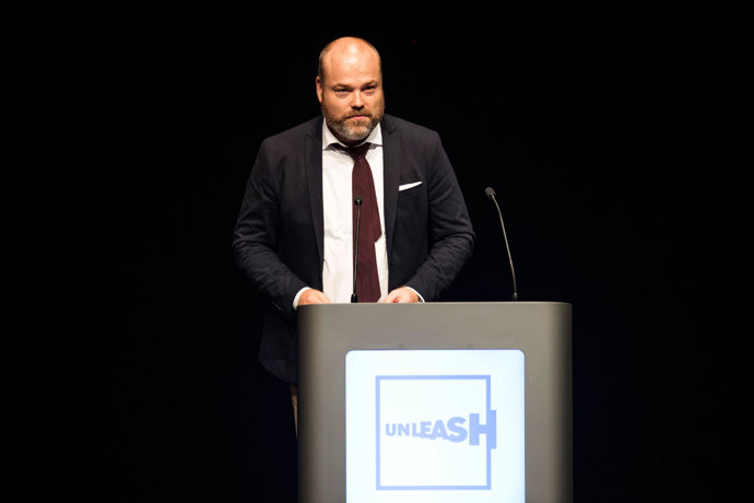 El hombre más rico de Dinamarca, Anders Holch Povlsen, pierde a tres hijos en el