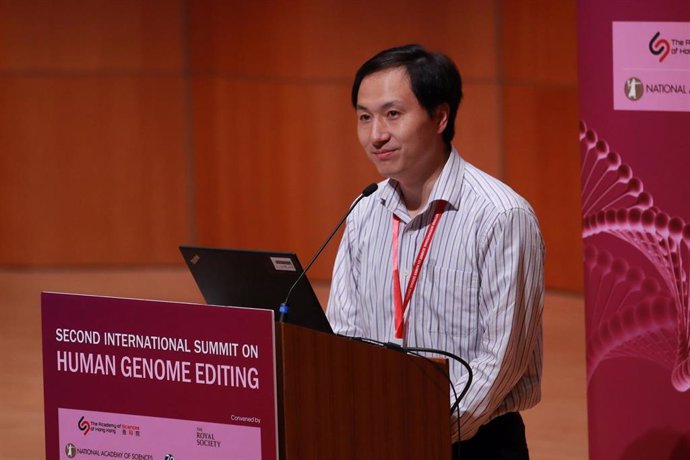 El científico chino He Jiankui interviene en la Universidad de Hong Kong