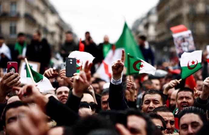 Argelia.- El partido gubernamental de Argelia expresa su "apoyo pleno" a las manifestaciones contra Buteflika