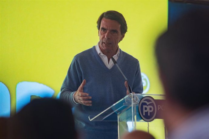Acto del PP en Elche (Alicante) con el expresidente del Gobierno José M Aznar, 