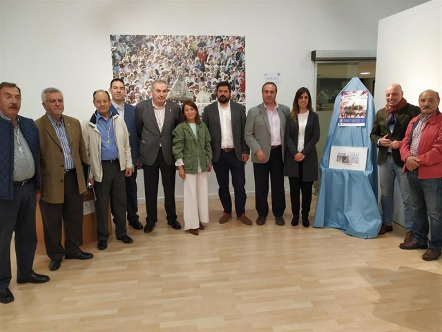 El Novenario de la Virgen de la Montaña de Cáceres incluye una exposición fotográfica de gran formato