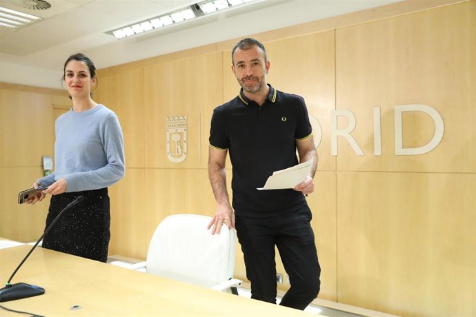 Los ediles Nacho Murgui y Rita Maestre ofrecen una rueda de prensa