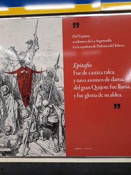 La estación de Metro de Plaza de España es decorada con el texto completo de 'El Quijote' por el Día del Libro