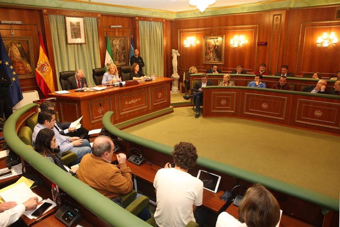 Málaga.- PP, OSP y CSSP aprueban el plan económico para corregir el techo de gasto de 2018 en Marbella