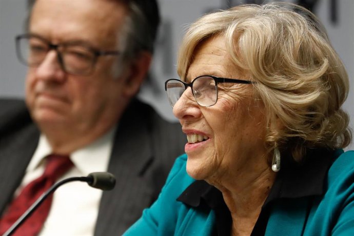 Carmena al PSOE: "Si pensaban que lo hacíamos tan mal, ¿por qué nos apoyaron?"