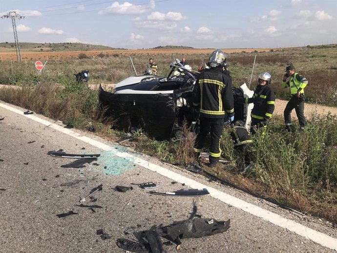 Sucesos.- Muere un motorista al impactar contra un coche en Valdetorres del Jarama