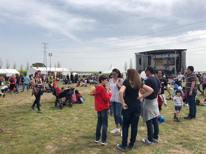 Jornada de fiesta en la campa de Villalar. 