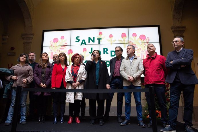 Sant Jordi.- AV.- Colau recuerda a los políticos presos y lamenta la "excepcionalidad política"