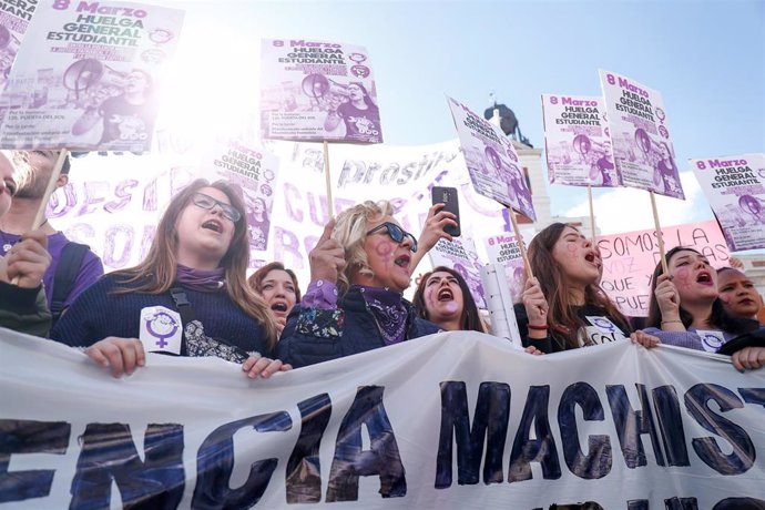 Manifestación feminista en la Puerta del Sol con motivo del 8-M
