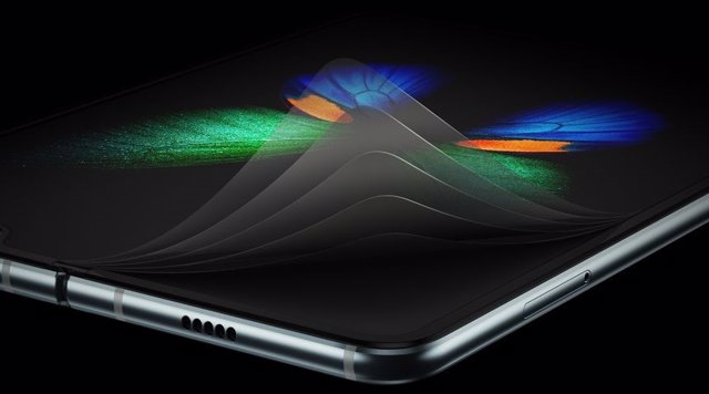 Samsung trabaja en dos nuevas pantallas flexibles para 'tablets' que se doblan por dos partes