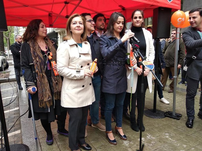 28A.- Arrimadas Reprocha A Torra Que Pida Mediación Internacional En Sant Jordi: "Son Muy Pesados"