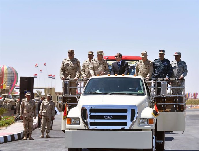 Egyptian President visits a Military Base in Marsa Matruh