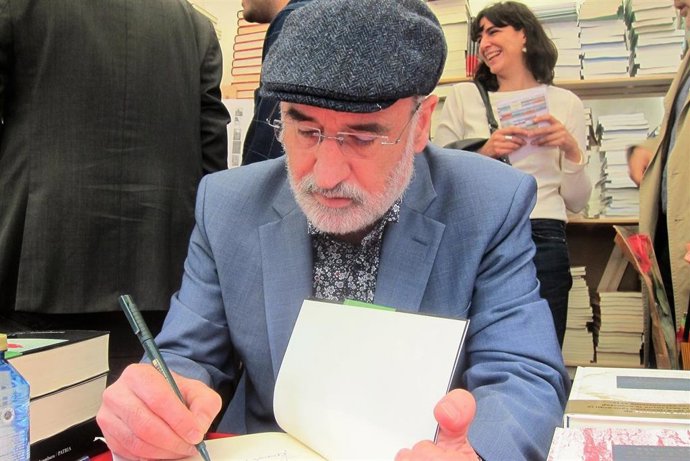 Sant Jordi.- Fernando Aramburu: "En Catalunya, hay muchas historias pendientes"