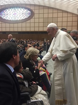 Vaticano.- El Papa dice que quien rechaza a los homosexuales "no tiene un corazón humano"