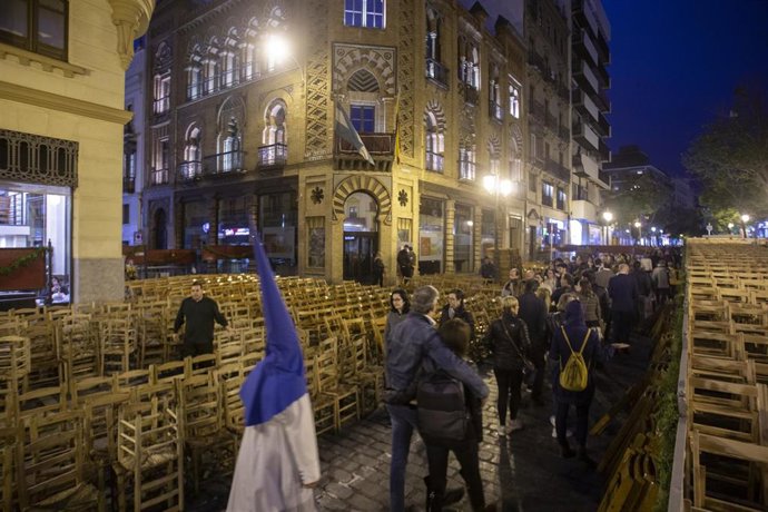 SEMANA SANTA DE SEVILLA 2019. LA LLUVIA DEJA A LAS HERMANDADES DE VIERNES SANTO EN SUS TEMPLOS
