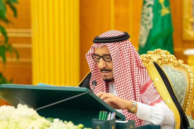Saudi King Salman chairs cabinet meeting in Riyadh